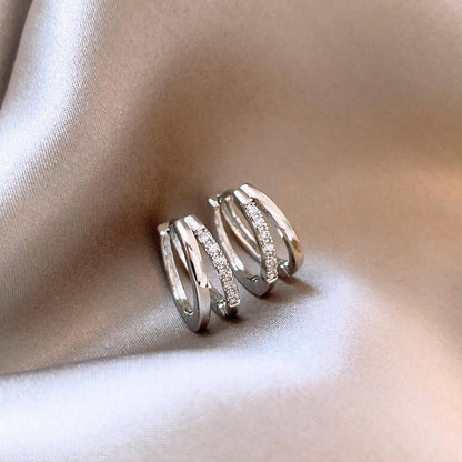 S925 silver needles, pure titanium steel, hypoallergenic double-loop stud earrings.